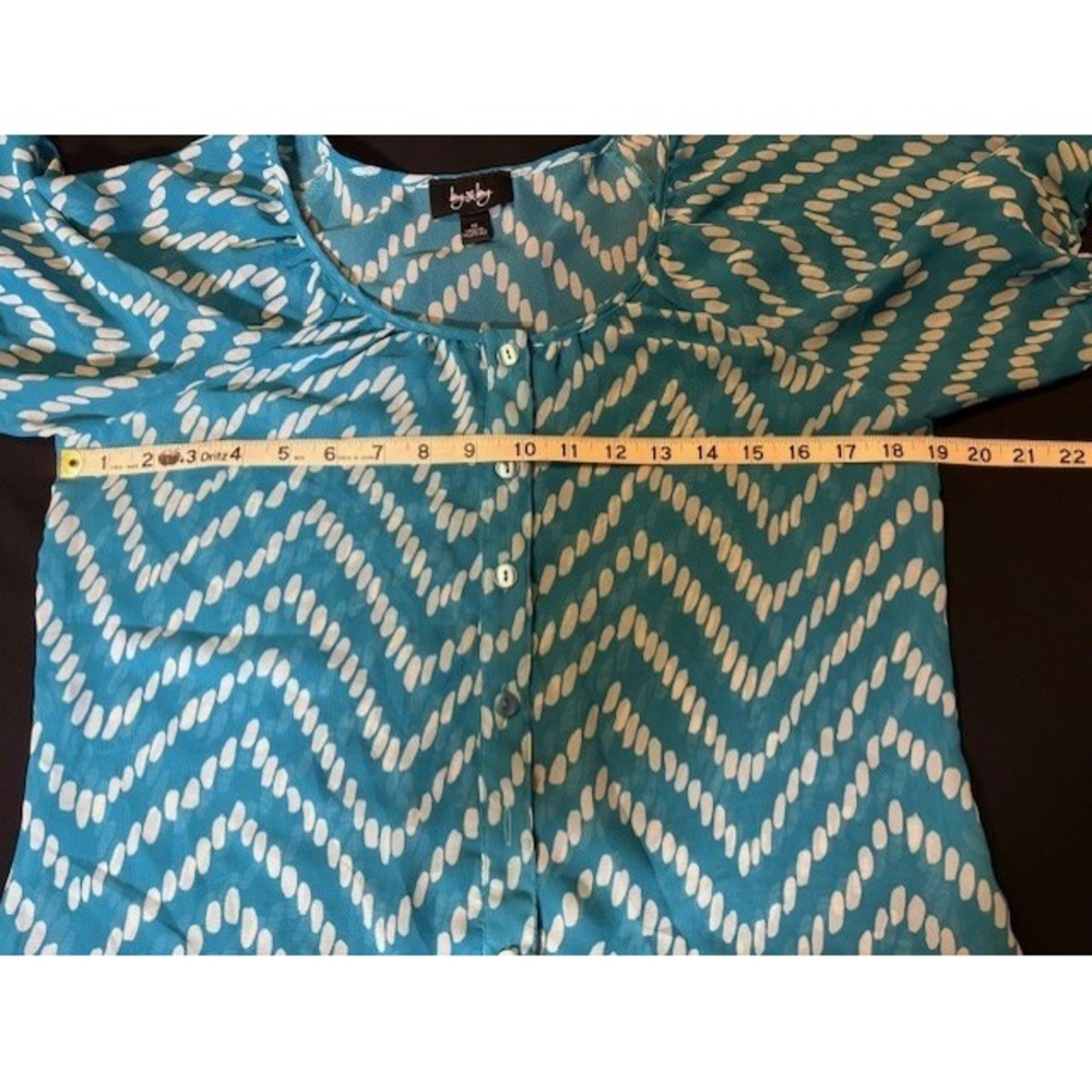 By & By short sleeve blouse, teal with white pattern, size medium - Picture 7 of 11